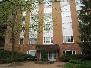 Lincolnshire Condo for Sale